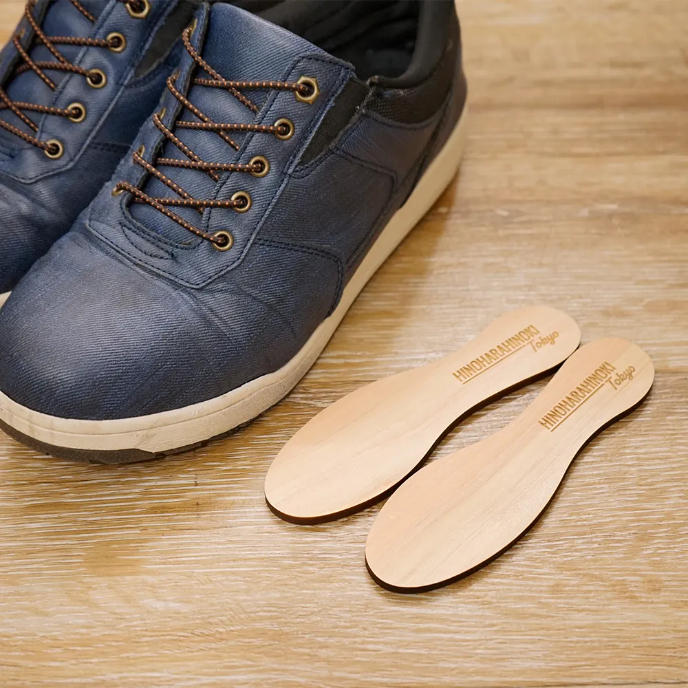 間伐材ひのき 消臭シューズケア