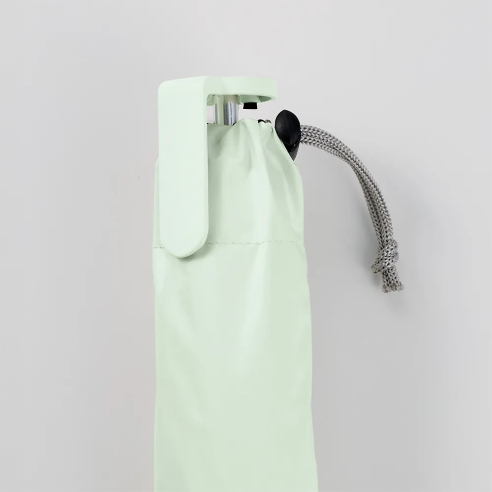 ラペルクリップ遮光折りたたみ傘