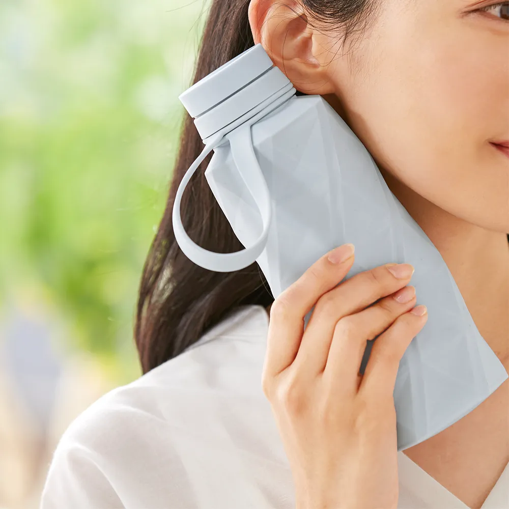 たためるスピナーシリコンボトル