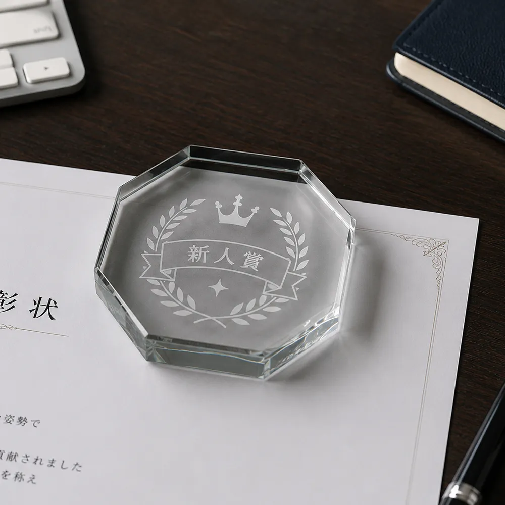 クリスタル ペーパーウエイト 八角