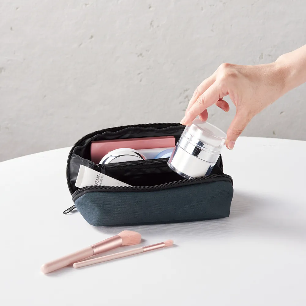 パッ!と広がるたっぷりポーチ