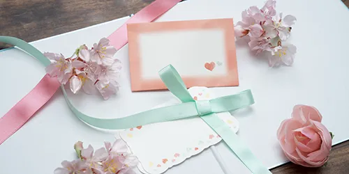 寄せ書きや手作りで温かみのある卒園記念品。